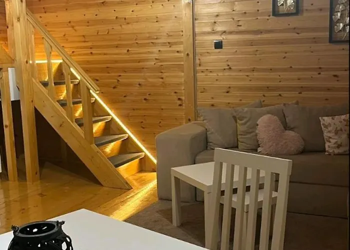 Brvnara Balorig بيت للعطل